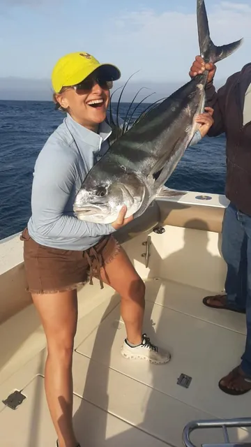 Pez gallo (roosterfish): pesca costera, objetivo inshore.