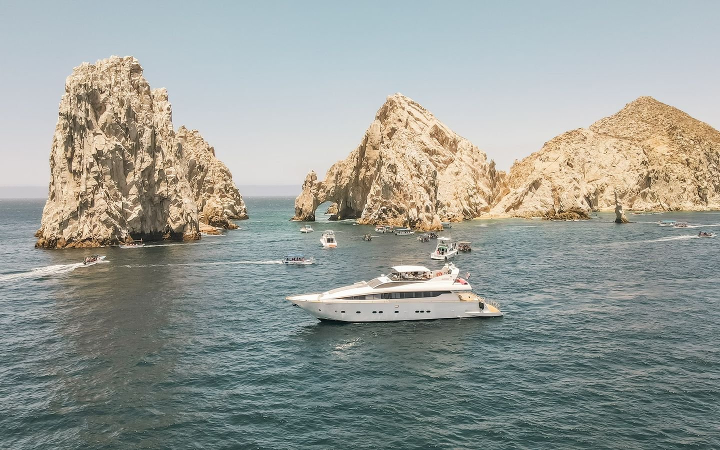 Antago 98 Yacht for Rent in Cabo San Lucas, luxury yacht rental Cabo San Lucas Los Cabos (6/16)