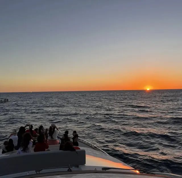 Antago 98 Yacht for Rent in Cabo San Lucas, luxury yacht rental Cabo San Lucas Los Cabos (13/16)