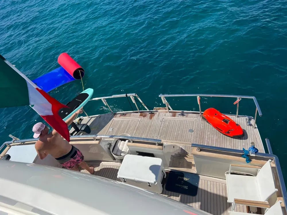 Antago 98 Yacht for Rent in Cabo San Lucas, luxury yacht rental Cabo San Lucas Los Cabos (14/16)