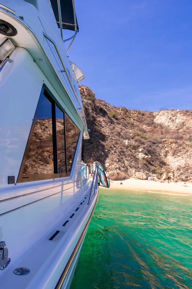Bayliner 44 Yacht for Rent in Cabo San Lucas, luxury yacht rental Cabo San Lucas Los Cabos (6/6)