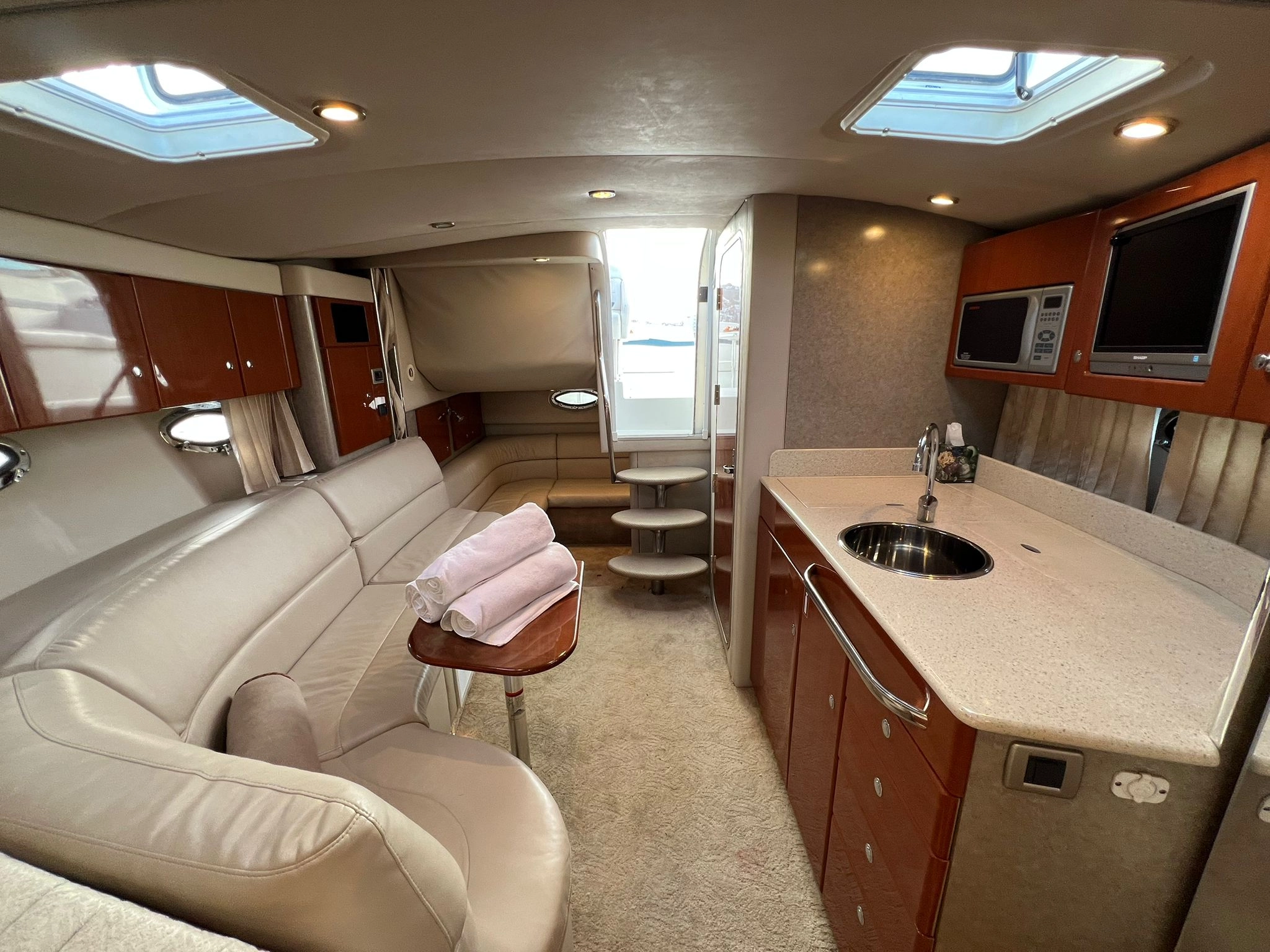 Formula 35 Yacht for Rent in Cabo San Lucas, luxury yacht rental Cabo San Lucas Los Cabos (9/10)