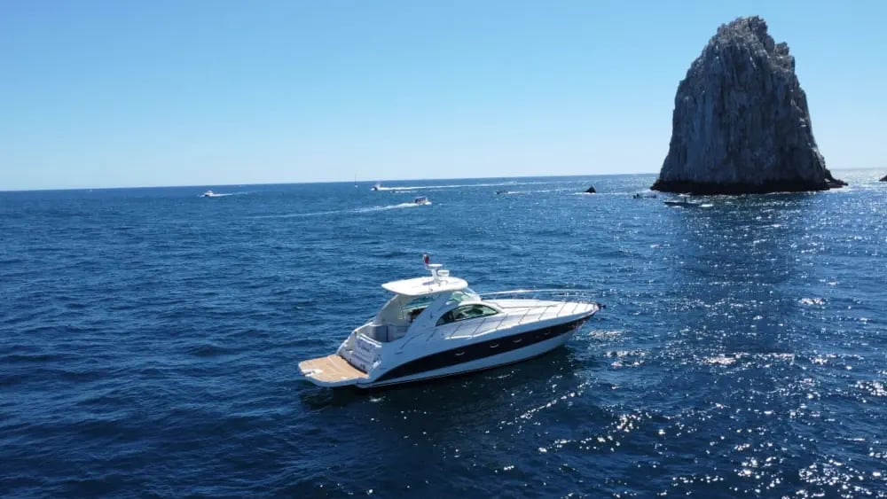 Maxum 45 Yacht for Rent in Cabo San Lucas, luxury yacht rental Cabo San Lucas Los Cabos (3/7)