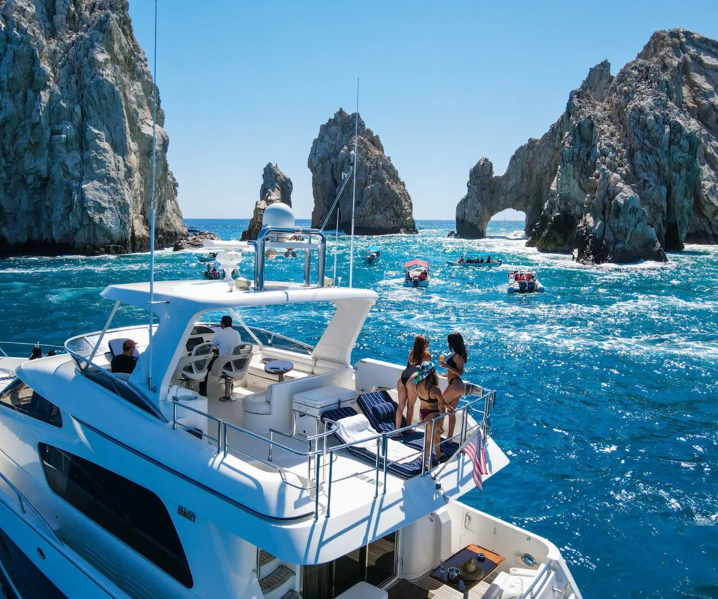McKinna 70 Yacht for Rent in Cabo San Lucas, luxury yacht rental Cabo San Lucas Los Cabos (7/8)