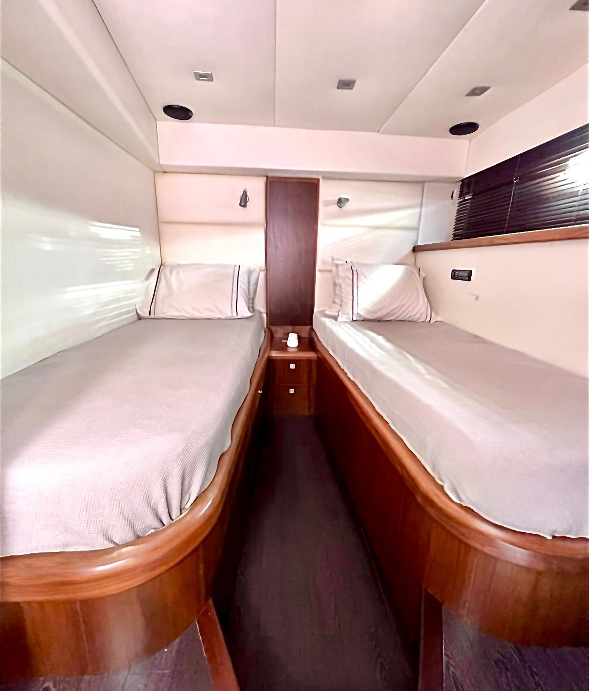 Sunseeker 57 Yacht for Rent in Cabo San Lucas, luxury yacht rental Cabo San Lucas Los Cabos (8/10)