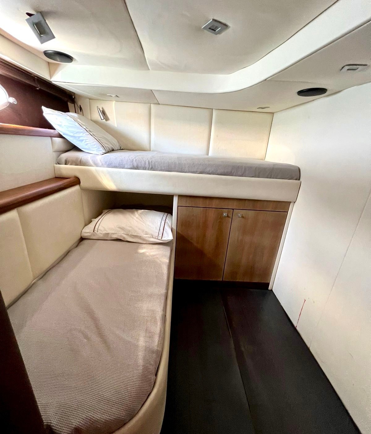 Sunseeker 57 Yacht for Rent in Cabo San Lucas, luxury yacht rental Cabo San Lucas Los Cabos (9/10)