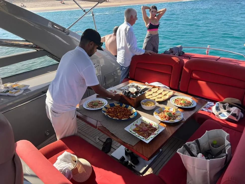 Sunseeker 57 Yacht for Rent in Cabo San Lucas, luxury yacht rental Cabo San Lucas Los Cabos (6/10)