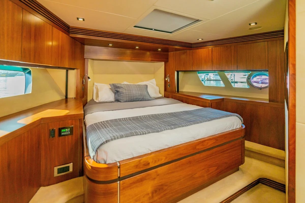 Sunseeker 80 Yacht for Rent in Cabo San Lucas, luxury yacht rental Cabo San Lucas Los Cabos (9/9)