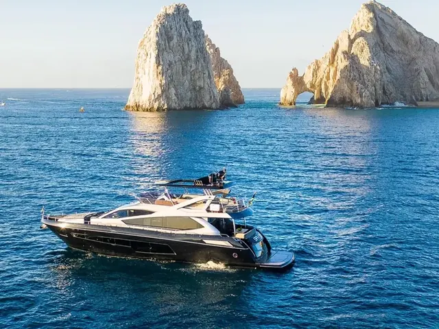 Yate Sunseeker 80 en Cabo San Lucas, Los Cabos