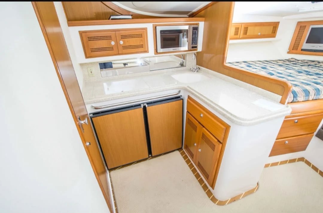 Cabo 35 Express Sport Fishing Yacht, sport fishing yacht Cabo San Lucas (3/8)