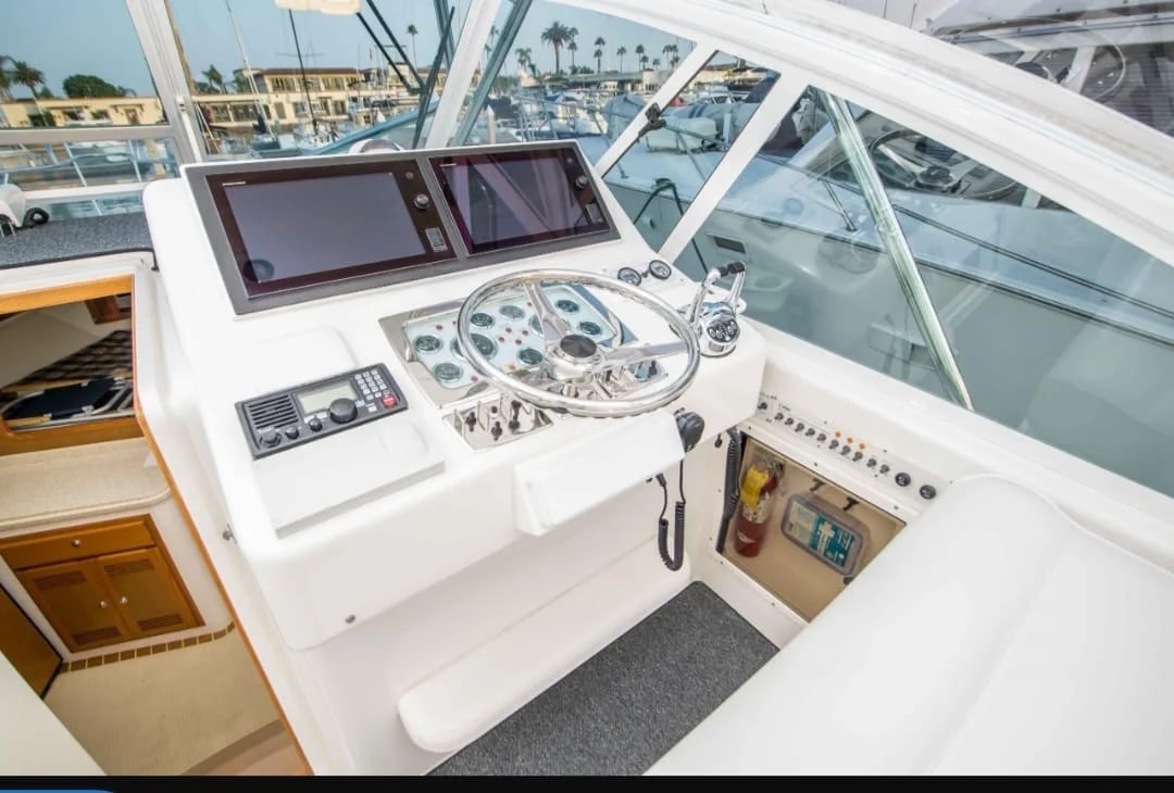 Cabo 35 Express Sport Fishing Yacht, sport fishing yacht Cabo San Lucas (6/8)