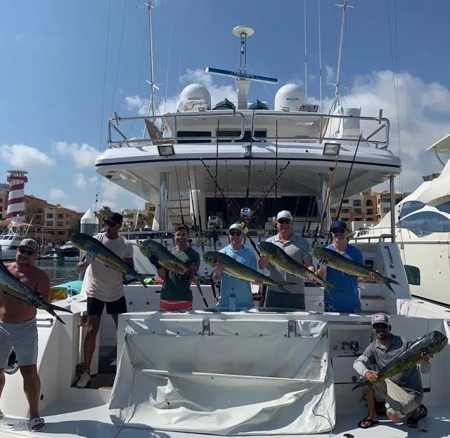 Yate de pesca deportiva Horizon 90, pesca deportiva Cabo San Lucas Los Cabos (3/11)