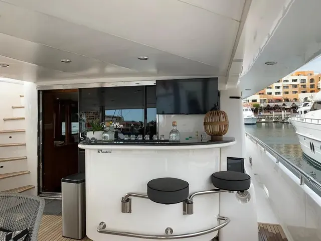 Yate de pesca deportiva Horizon 90, pesca deportiva Cabo San Lucas Los Cabos (10/11)